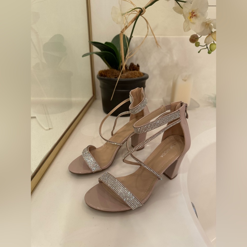 TOP Moda Formal Rhinestone Chunky Block Heel Sandal Crisscross Strappy Nude, 8.5